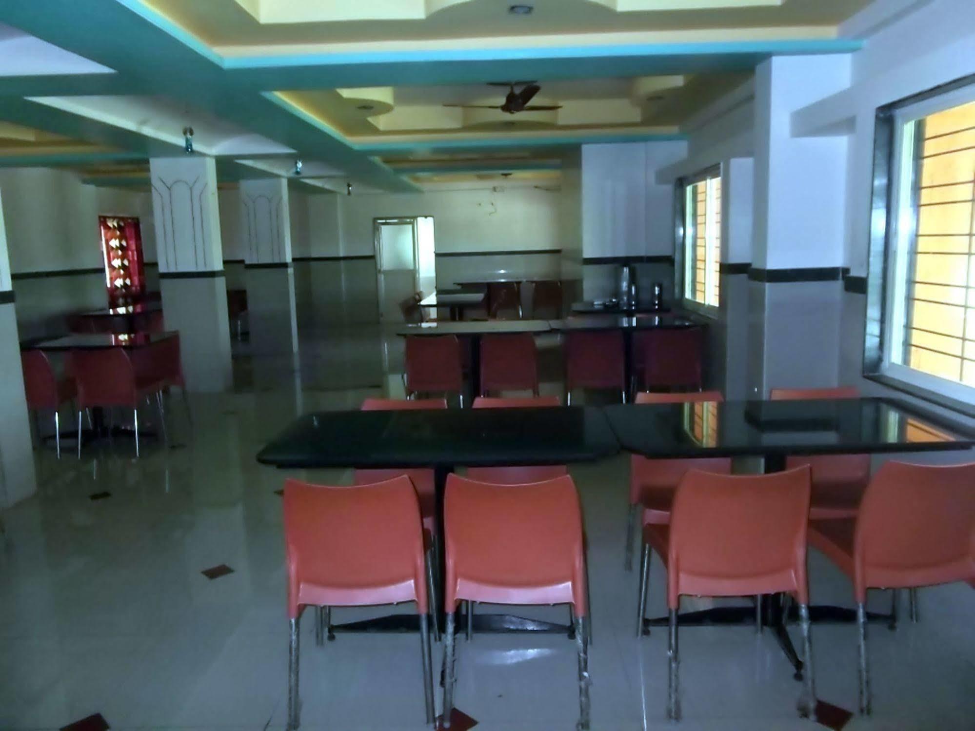Hotel Rajyog Ranjangaon Ganpati Zewnętrze zdjęcie