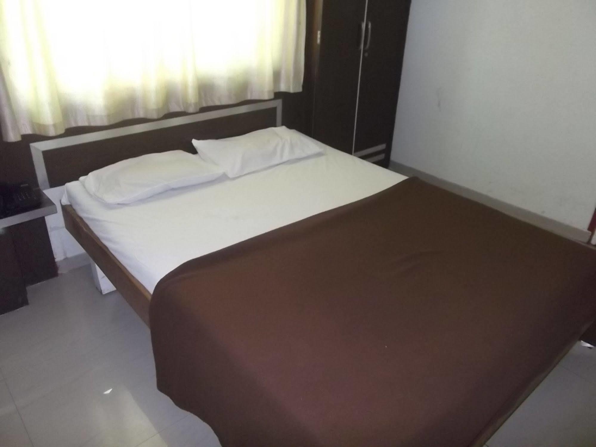 Hotel Rajyog Ranjangaon Ganpati Zewnętrze zdjęcie