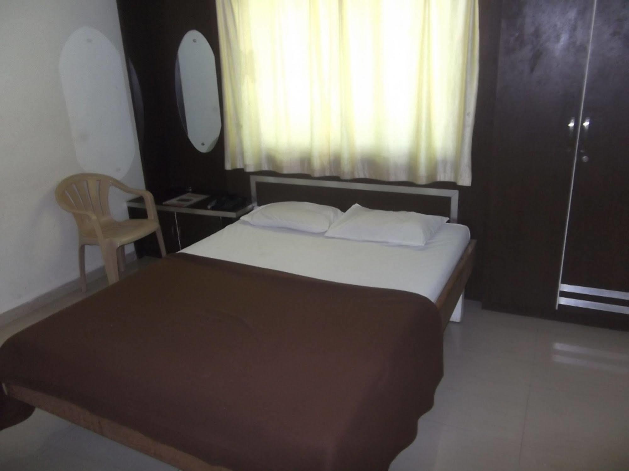 Hotel Rajyog Ranjangaon Ganpati Zewnętrze zdjęcie